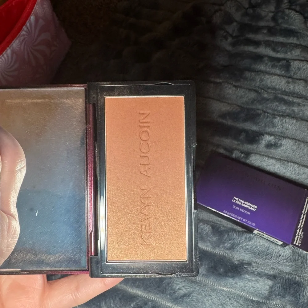 Kevyn auction neo bronzer dusk medium